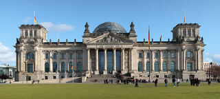 Berlin_reichstag_west_panorama.jpg